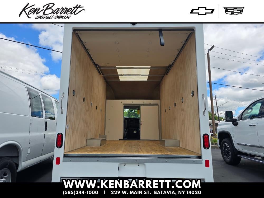 2026 Chevrolet Express Cutaway 3500 1WT