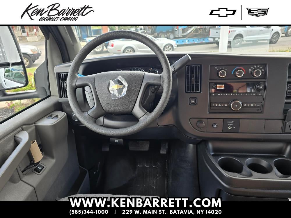 2026 Chevrolet Express Cutaway 3500 1WT