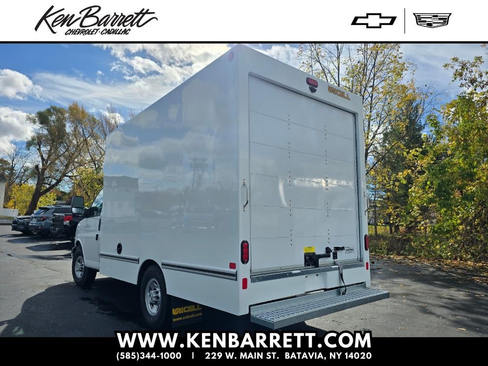 2025 Chevrolet Express Cutaway 3500 1WT