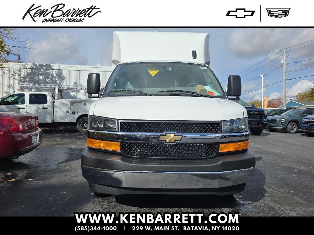 2025 Chevrolet Express Cutaway 3500 1WT