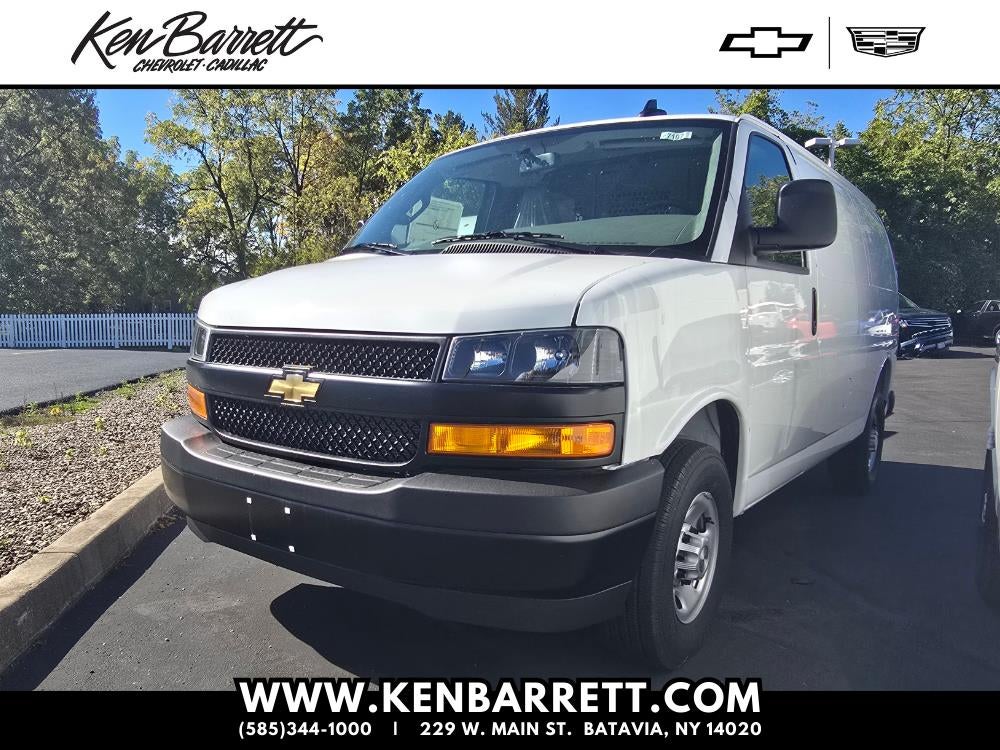 2025 Chevrolet Express Cargo 3500 WT