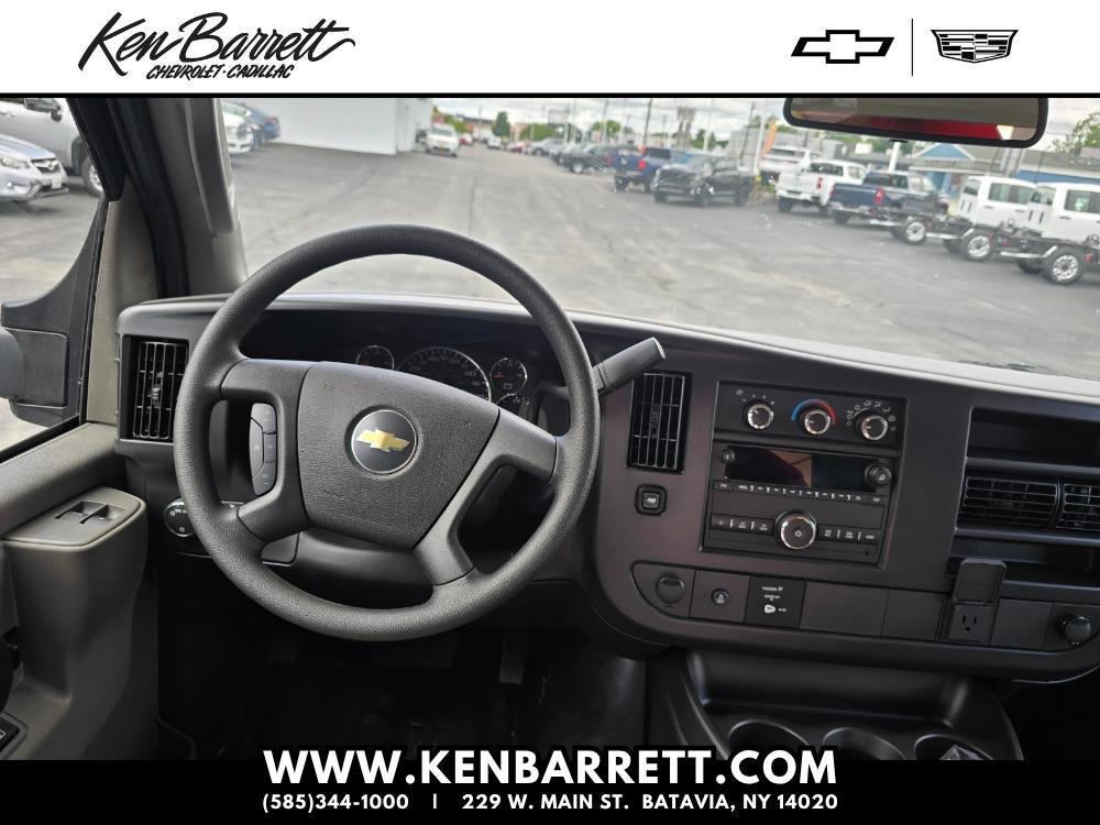 2026 Chevrolet Express Cutaway 3500 1WT