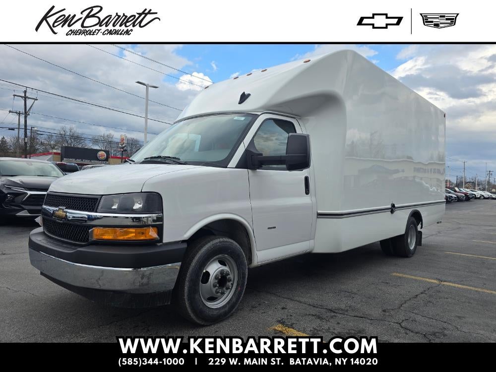 2025 Chevrolet Express Cutaway 3500 1WT