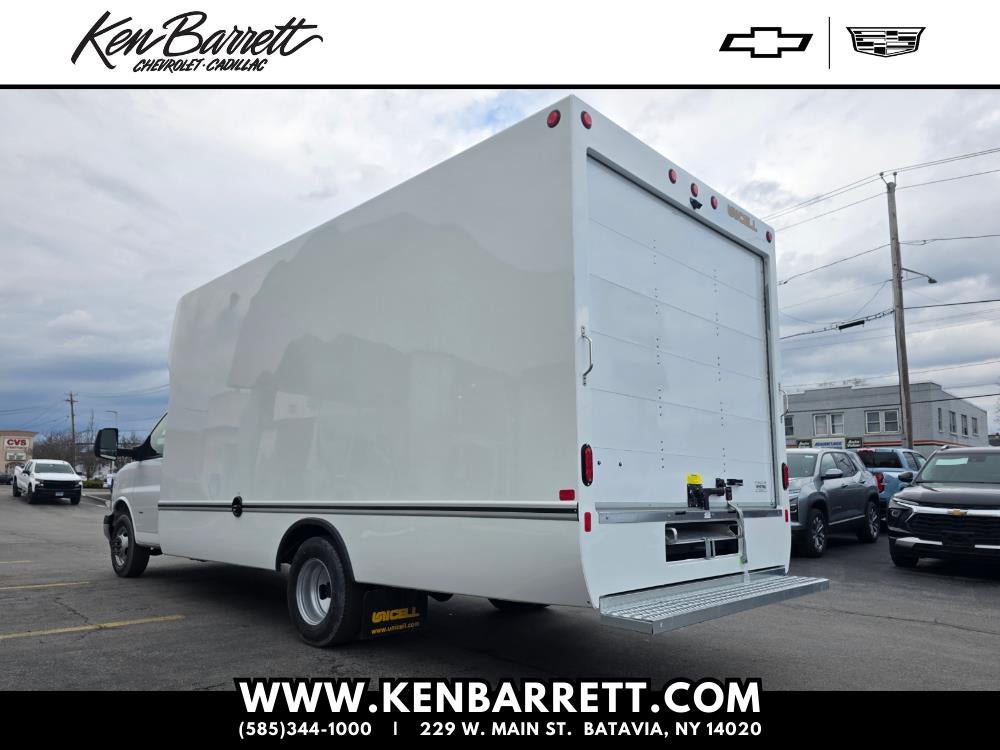 2025 Chevrolet Express Cutaway 3500 1WT