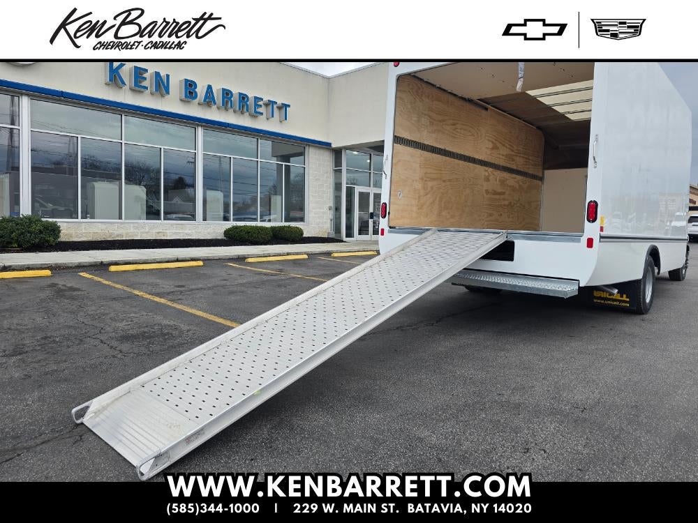 2025 Chevrolet Express Cutaway 3500 1WT